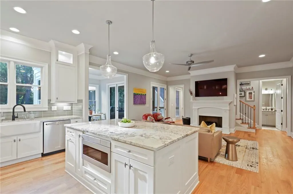 751 Spalding Drive, Atlanta, Georgia 30328, 4 Bedrooms Bedrooms, ,4 BathroomsBathrooms,Residential,Sold,751 Spalding Drive,7188861