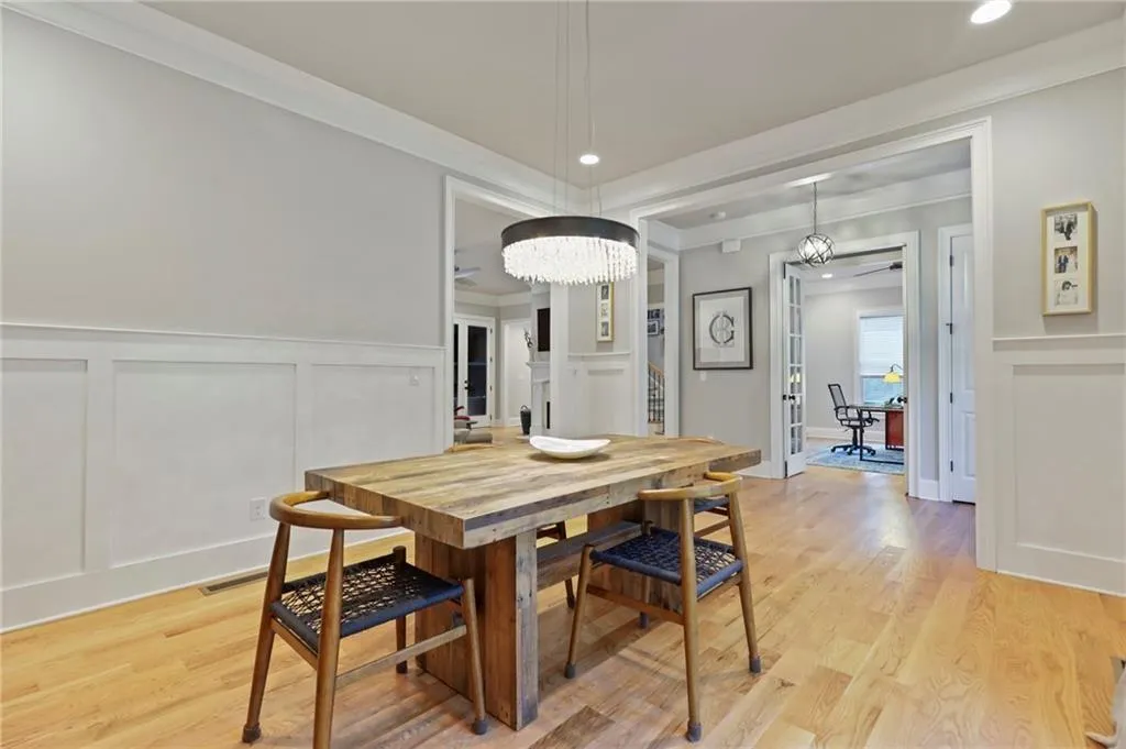 751 Spalding Drive, Atlanta, Georgia 30328, 4 Bedrooms Bedrooms, ,4 BathroomsBathrooms,Residential,Sold,751 Spalding Drive,7188861