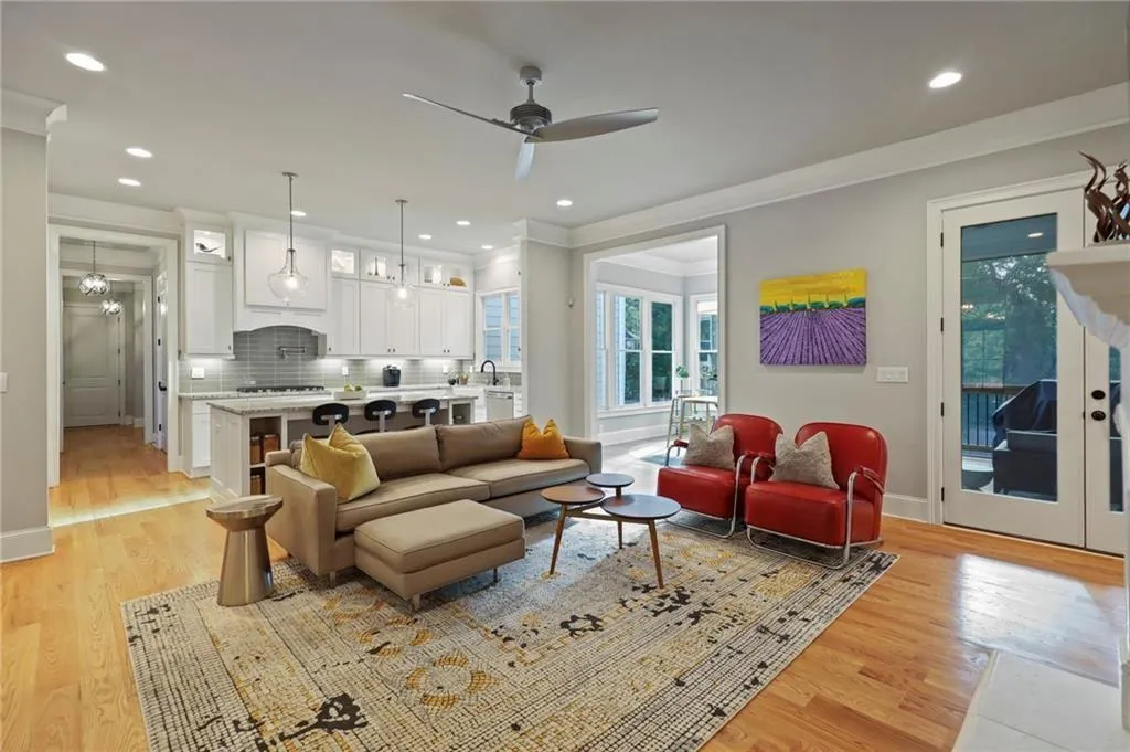 751 Spalding Drive, Atlanta, Georgia 30328, 4 Bedrooms Bedrooms, ,4 BathroomsBathrooms,Residential,Sold,751 Spalding Drive,7188861