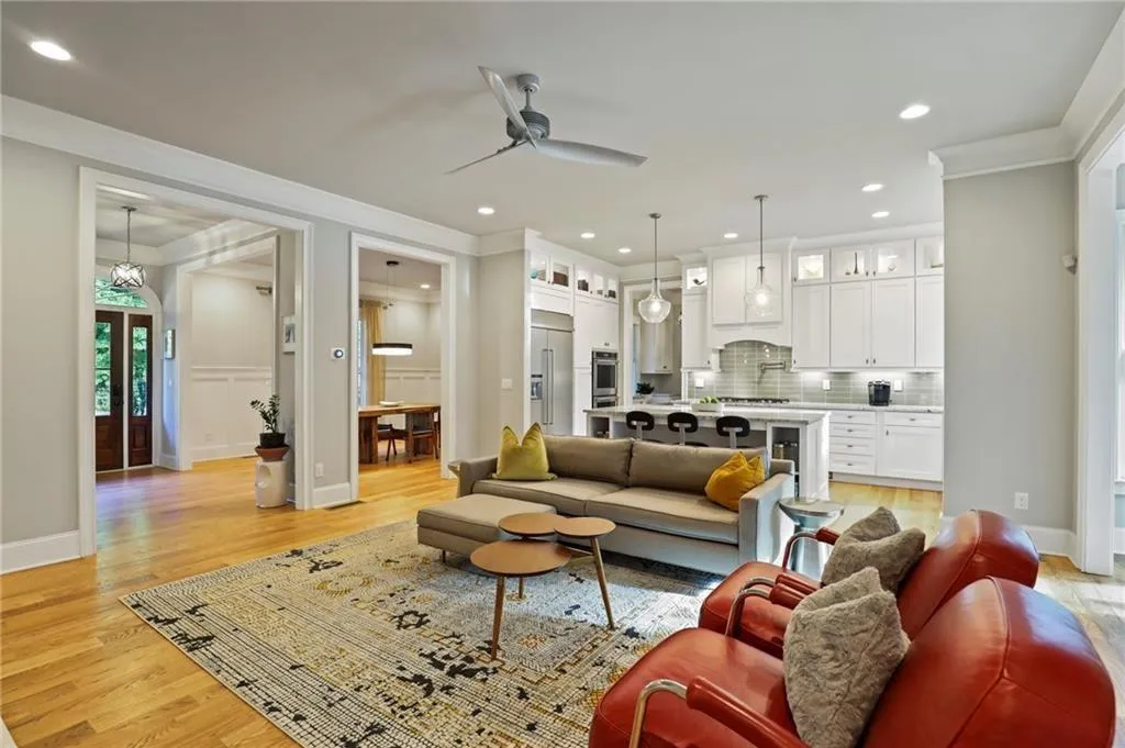 751 Spalding Drive, Atlanta, Georgia 30328, 4 Bedrooms Bedrooms, ,4 BathroomsBathrooms,Residential,Sold,751 Spalding Drive,7188861