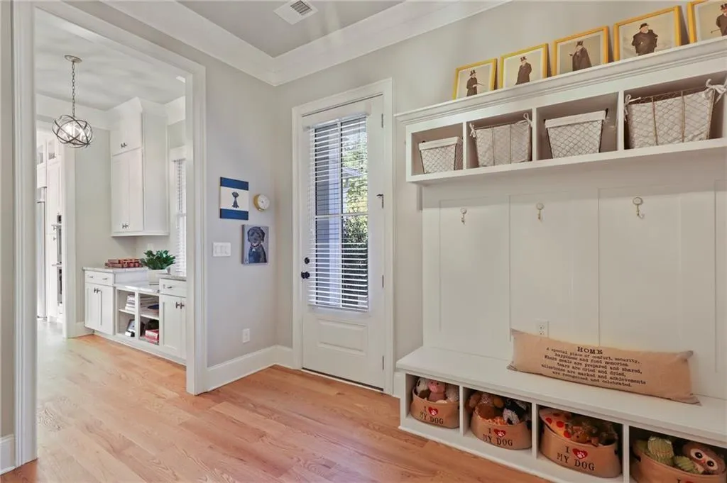 751 Spalding Drive, Atlanta, Georgia 30328, 4 Bedrooms Bedrooms, ,4 BathroomsBathrooms,Residential,Sold,751 Spalding Drive,7188861