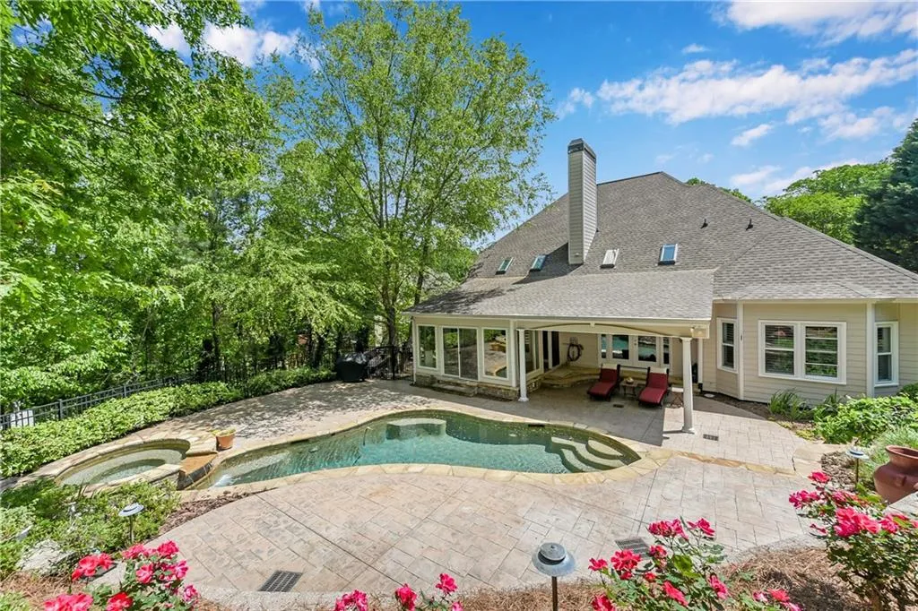 700 Spalding Heights Drive, Sandy Springs, Georgia 30350, 5 Bedrooms Bedrooms, ,4 BathroomsBathrooms,Residential,Sold,700 Spalding Heights Drive,6715498