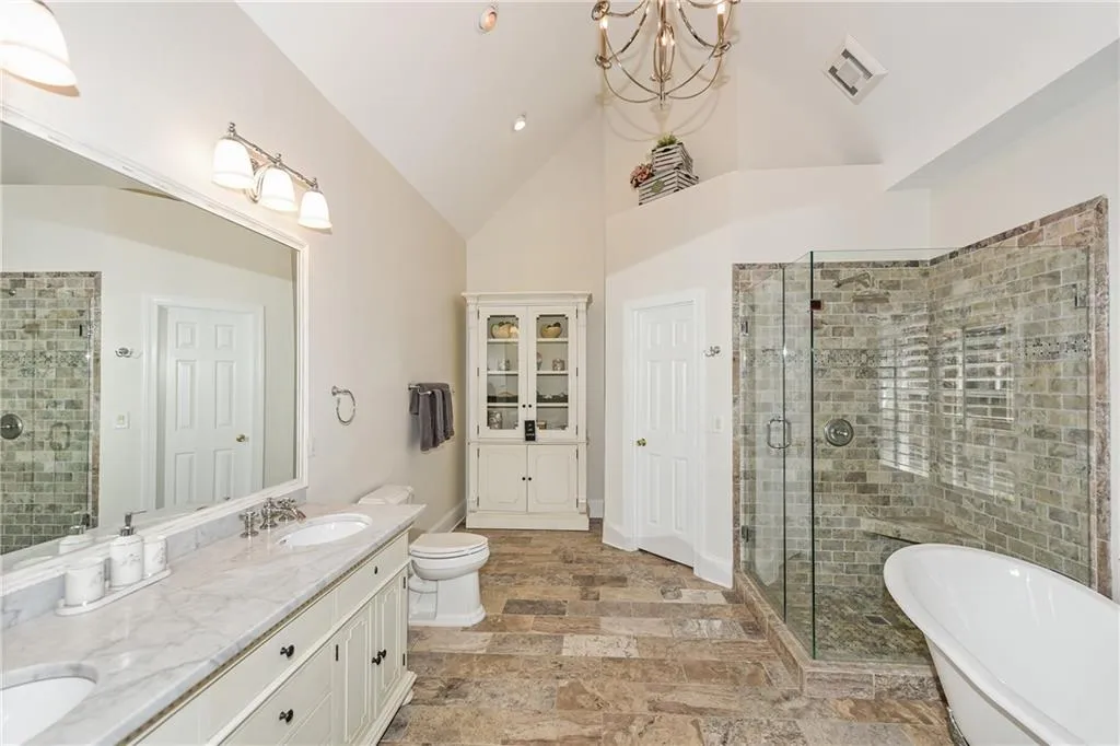 700 Spalding Heights Drive, Sandy Springs, Georgia 30350, 5 Bedrooms Bedrooms, ,4 BathroomsBathrooms,Residential,Sold,700 Spalding Heights Drive,6715498