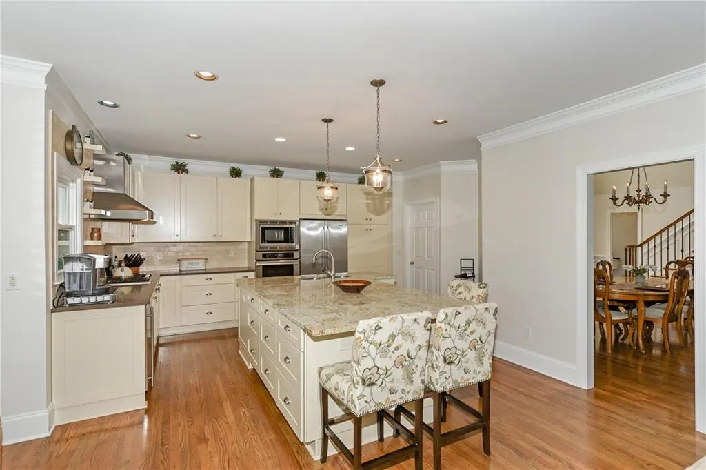 700 Spalding Heights Drive, Sandy Springs, Georgia 30350, 5 Bedrooms Bedrooms, ,4 BathroomsBathrooms,Residential,Sold,700 Spalding Heights Drive,6715498