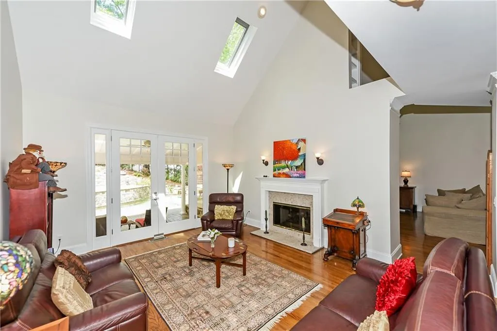 700 Spalding Heights Drive, Sandy Springs, Georgia 30350, 5 Bedrooms Bedrooms, ,4 BathroomsBathrooms,Residential,Sold,700 Spalding Heights Drive,6715498