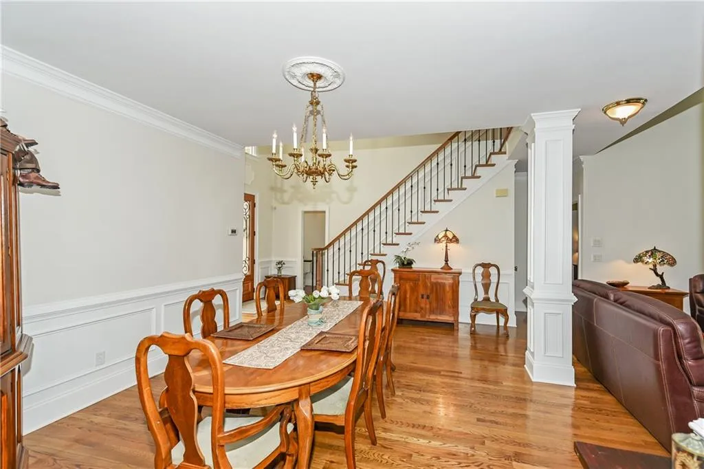 700 Spalding Heights Drive, Sandy Springs, Georgia 30350, 5 Bedrooms Bedrooms, ,4 BathroomsBathrooms,Residential,Sold,700 Spalding Heights Drive,6715498