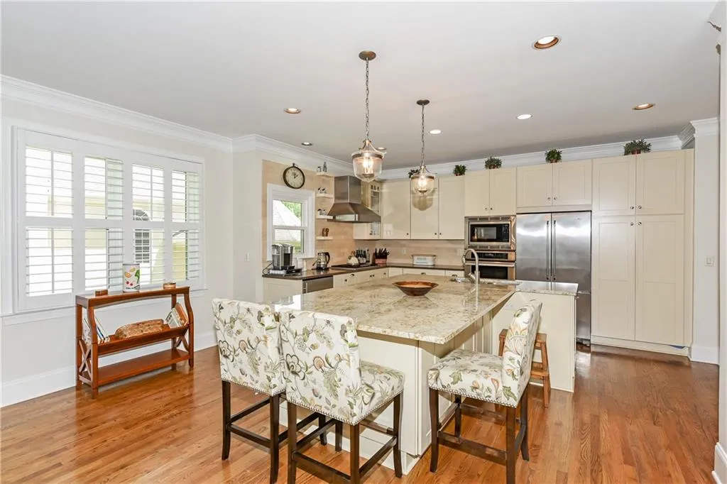 700 Spalding Heights Drive, Sandy Springs, Georgia 30350, 5 Bedrooms Bedrooms, ,4 BathroomsBathrooms,Residential,Sold,700 Spalding Heights Drive,6715498