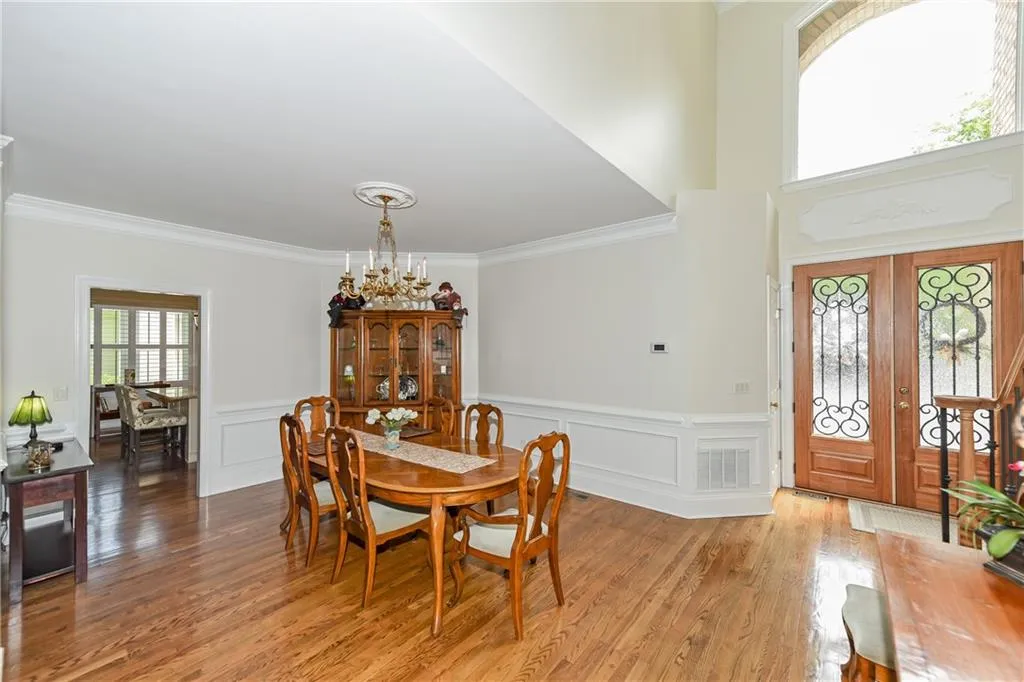 700 Spalding Heights Drive, Sandy Springs, Georgia 30350, 5 Bedrooms Bedrooms, ,4 BathroomsBathrooms,Residential,Sold,700 Spalding Heights Drive,6715498