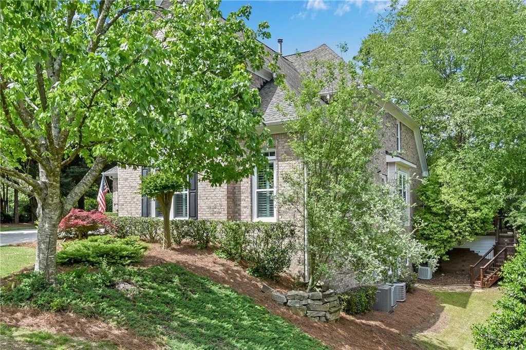 700 Spalding Heights Drive, Sandy Springs, Georgia 30350, 5 Bedrooms Bedrooms, ,4 BathroomsBathrooms,Residential,Sold,700 Spalding Heights Drive,6715498