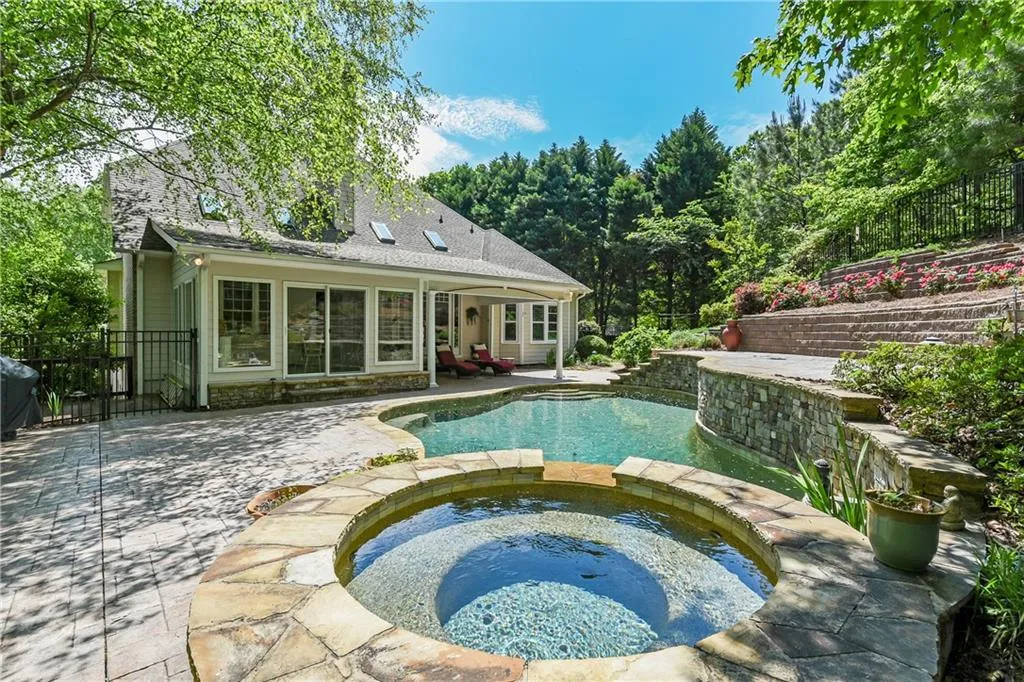 700 Spalding Heights Drive, Sandy Springs, Georgia 30350, 5 Bedrooms Bedrooms, ,4 BathroomsBathrooms,Residential,Sold,700 Spalding Heights Drive,6715498