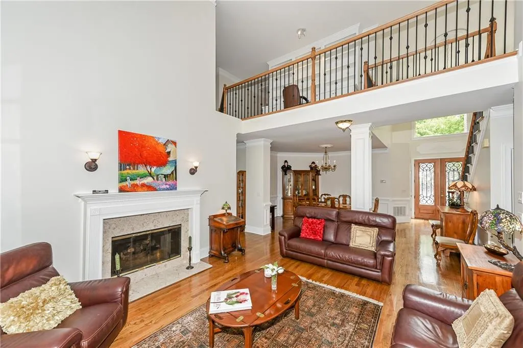 700 Spalding Heights Drive, Sandy Springs, Georgia 30350, 5 Bedrooms Bedrooms, ,4 BathroomsBathrooms,Residential,Sold,700 Spalding Heights Drive,6715498