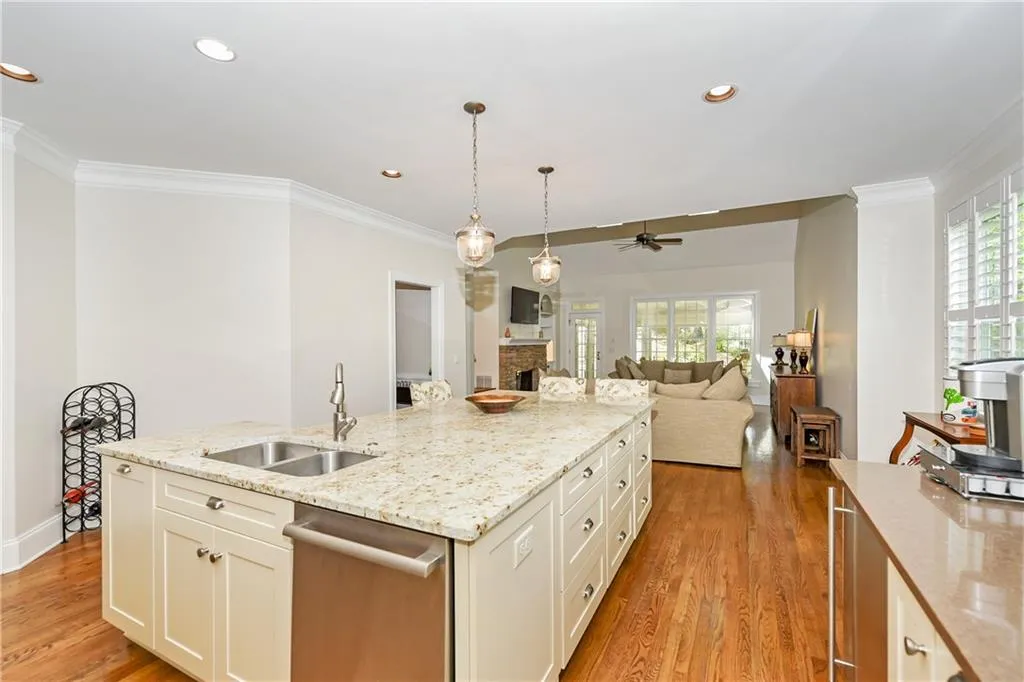 700 Spalding Heights Drive, Sandy Springs, Georgia 30350, 5 Bedrooms Bedrooms, ,4 BathroomsBathrooms,Residential,Sold,700 Spalding Heights Drive,6715498