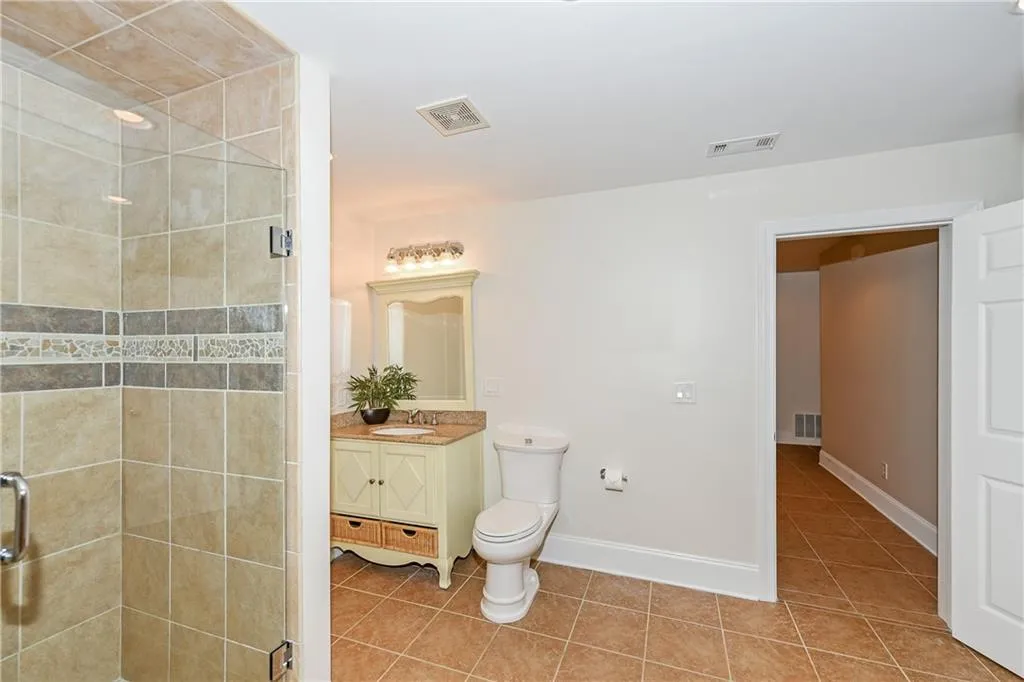 700 Spalding Heights Drive, Sandy Springs, Georgia 30350, 5 Bedrooms Bedrooms, ,4 BathroomsBathrooms,Residential,Sold,700 Spalding Heights Drive,6715498
