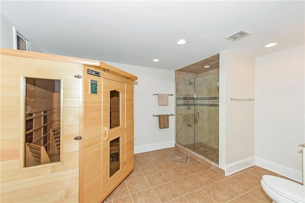 700 Spalding Heights Drive, Sandy Springs, Georgia 30350, 5 Bedrooms Bedrooms, ,4 BathroomsBathrooms,Residential,Sold,700 Spalding Heights Drive,6715498