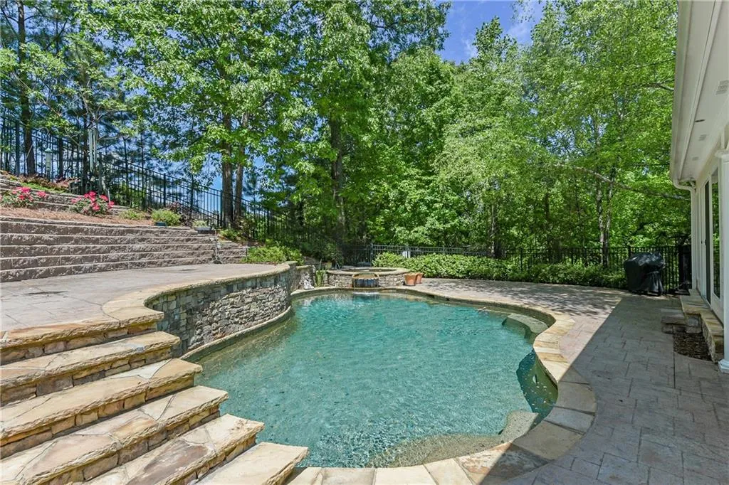 700 Spalding Heights Drive, Sandy Springs, Georgia 30350, 5 Bedrooms Bedrooms, ,4 BathroomsBathrooms,Residential,Sold,700 Spalding Heights Drive,6715498