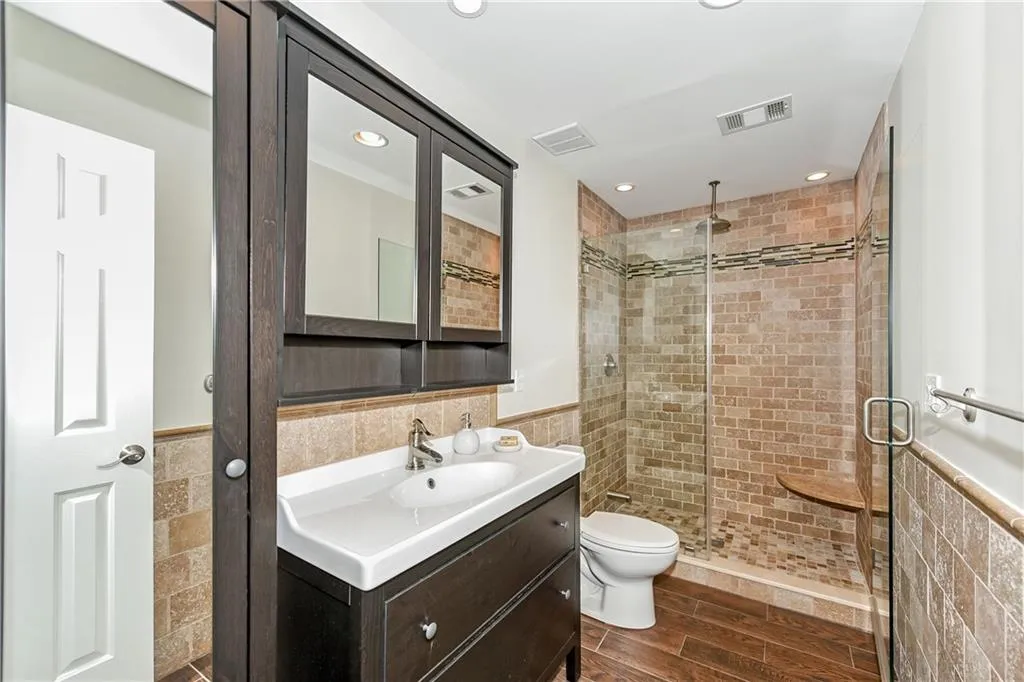 700 Spalding Heights Drive, Sandy Springs, Georgia 30350, 5 Bedrooms Bedrooms, ,4 BathroomsBathrooms,Residential,Sold,700 Spalding Heights Drive,6715498