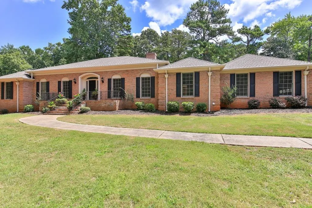 7545 Chaparral Drive, Sandy Springs, Georgia 30350, 4 Bedrooms Bedrooms, ,3 BathroomsBathrooms,Residential,Sold,7545 Chaparral Drive,6598703