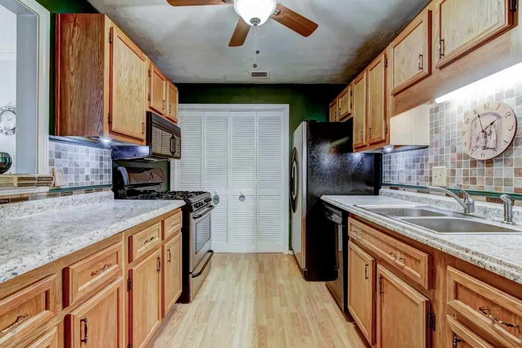 1304 Gettysburg Place, Sandy Springs, Georgia 30350, 2 Bedrooms Bedrooms, ,2 BathroomsBathrooms,Residential,Sold,1304 Gettysburg Place,6048045