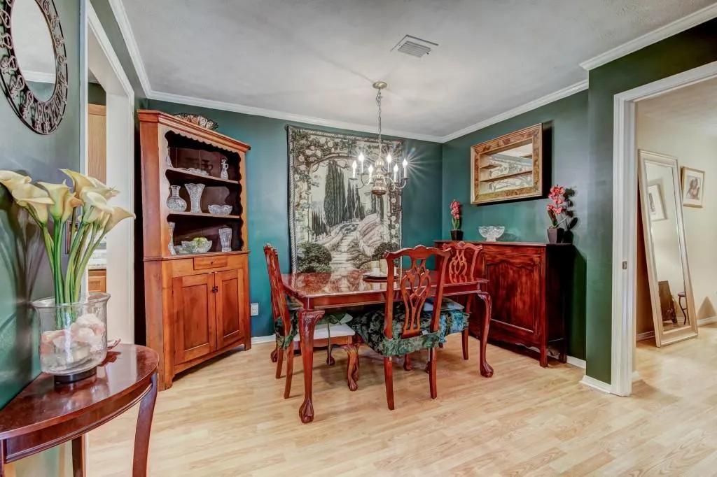 1304 Gettysburg Place, Sandy Springs, Georgia 30350, 2 Bedrooms Bedrooms, ,2 BathroomsBathrooms,Residential,Sold,1304 Gettysburg Place,6048045