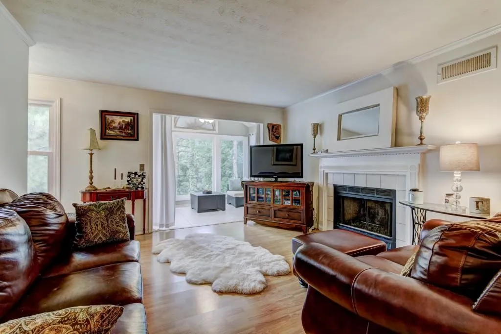 1304 Gettysburg Place, Sandy Springs, Georgia 30350, 2 Bedrooms Bedrooms, ,2 BathroomsBathrooms,Residential,Sold,1304 Gettysburg Place,6048045