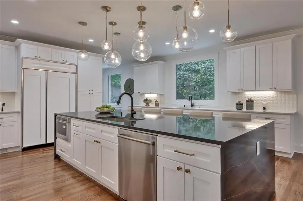 265 Cameron Ridge Drive, Sandy Springs, Georgia 30328, 6 Bedrooms Bedrooms, ,6 BathroomsBathrooms,Residential,Sold,265 Cameron Ridge Drive,6966249