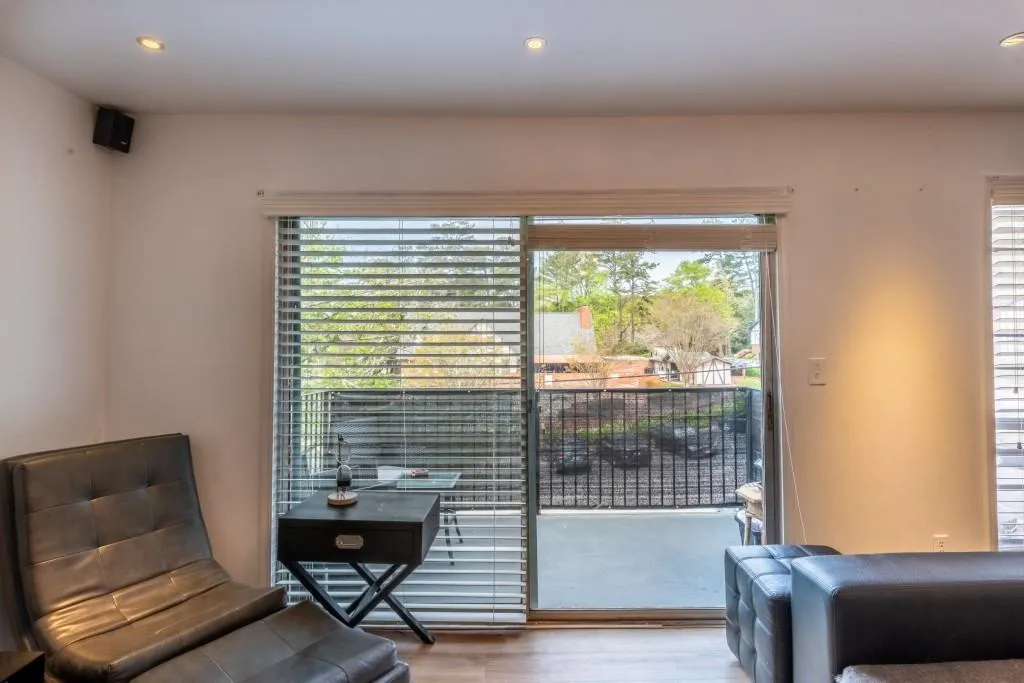 6851 Roswell Road Unit O-33, Sandy Springs, Georgia 30328, 2 Bedrooms Bedrooms, ,2 BathroomsBathrooms,Residential,Sold,6851 Roswell Road Unit O-33,7031666