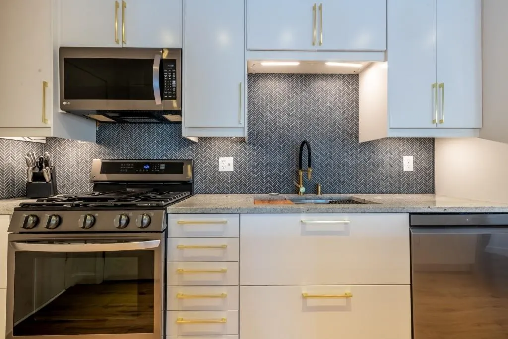 6851 Roswell Road Unit O-33, Sandy Springs, Georgia 30328, 2 Bedrooms Bedrooms, ,2 BathroomsBathrooms,Residential,Sold,6851 Roswell Road Unit O-33,7031666