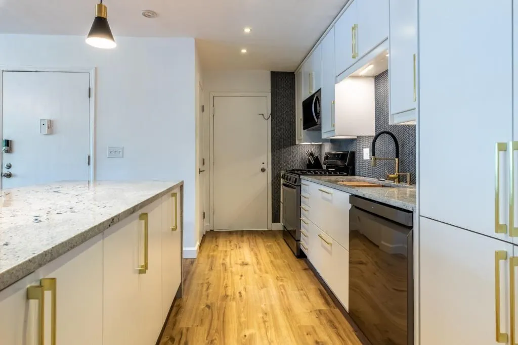 6851 Roswell Road Unit O-33, Sandy Springs, Georgia 30328, 2 Bedrooms Bedrooms, ,2 BathroomsBathrooms,Residential,Sold,6851 Roswell Road Unit O-33,7031666