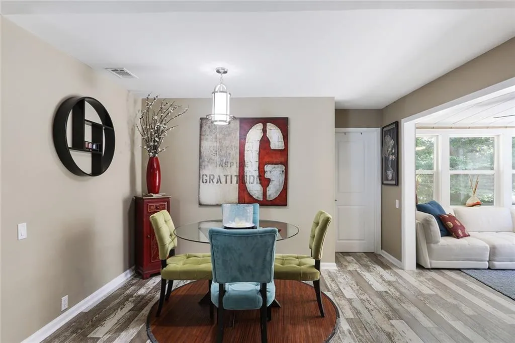 37 Dunwoody Springs Drive, Atlanta, Georgia 30328, 2 Bedrooms Bedrooms, ,2 BathroomsBathrooms,Residential,Sold,37 Dunwoody Springs Drive,6699887