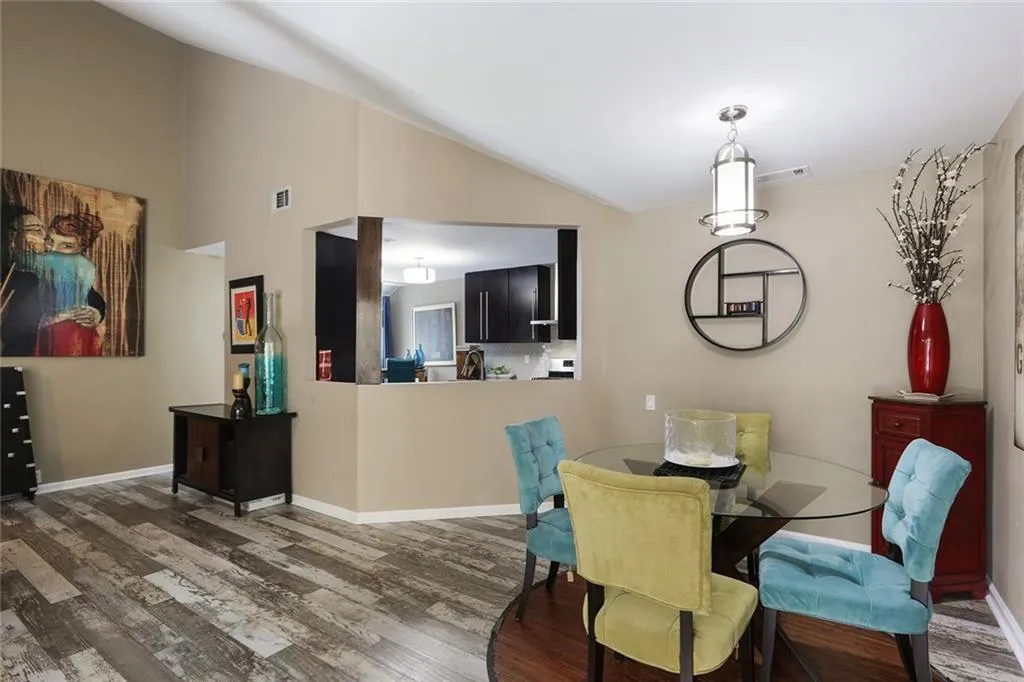 37 Dunwoody Springs Drive, Atlanta, Georgia 30328, 2 Bedrooms Bedrooms, ,2 BathroomsBathrooms,Residential,Sold,37 Dunwoody Springs Drive,6699887