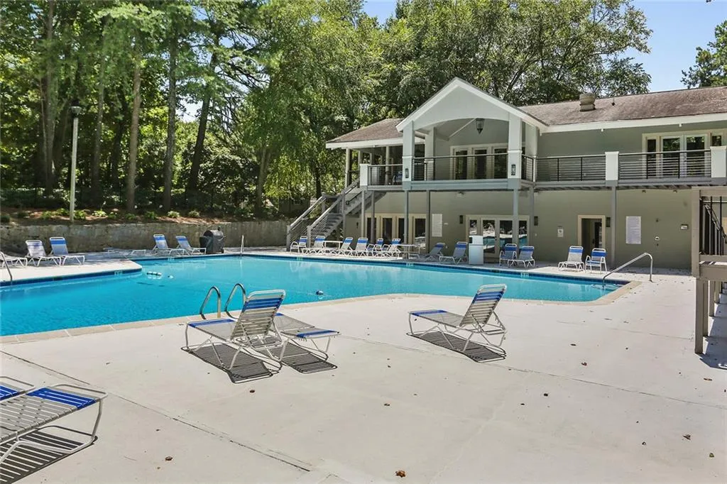 37 Dunwoody Springs Drive, Atlanta, Georgia 30328, 2 Bedrooms Bedrooms, ,2 BathroomsBathrooms,Residential,Sold,37 Dunwoody Springs Drive,6699887