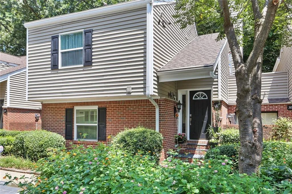 37 Dunwoody Springs Drive, Atlanta, Georgia 30328, 2 Bedrooms Bedrooms, ,2 BathroomsBathrooms,Residential,Sold,37 Dunwoody Springs Drive,6699887