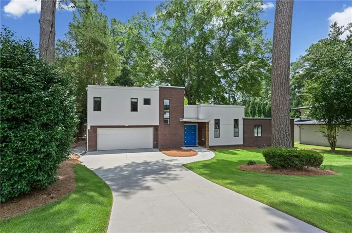 A beautiful contemporary home in the Meadowcliff subdivision