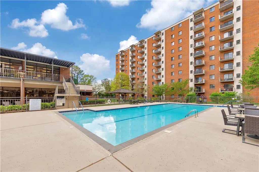 300 Johnson Ferry Road Ne Unit A1008, Atlanta, Georgia 30328, 2 Bedrooms Bedrooms, ,2 BathroomsBathrooms,Residential,Sold,300 Johnson Ferry Road Ne Unit A1008,7552879
