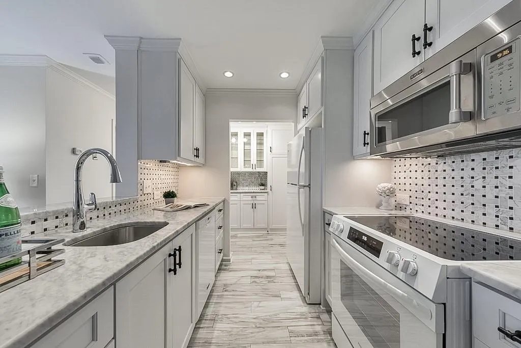 300 Johnson Ferry Road Ne Unit A1008, Atlanta, Georgia 30328, 2 Bedrooms Bedrooms, ,2 BathroomsBathrooms,Residential,Sold,300 Johnson Ferry Road Ne Unit A1008,7552879