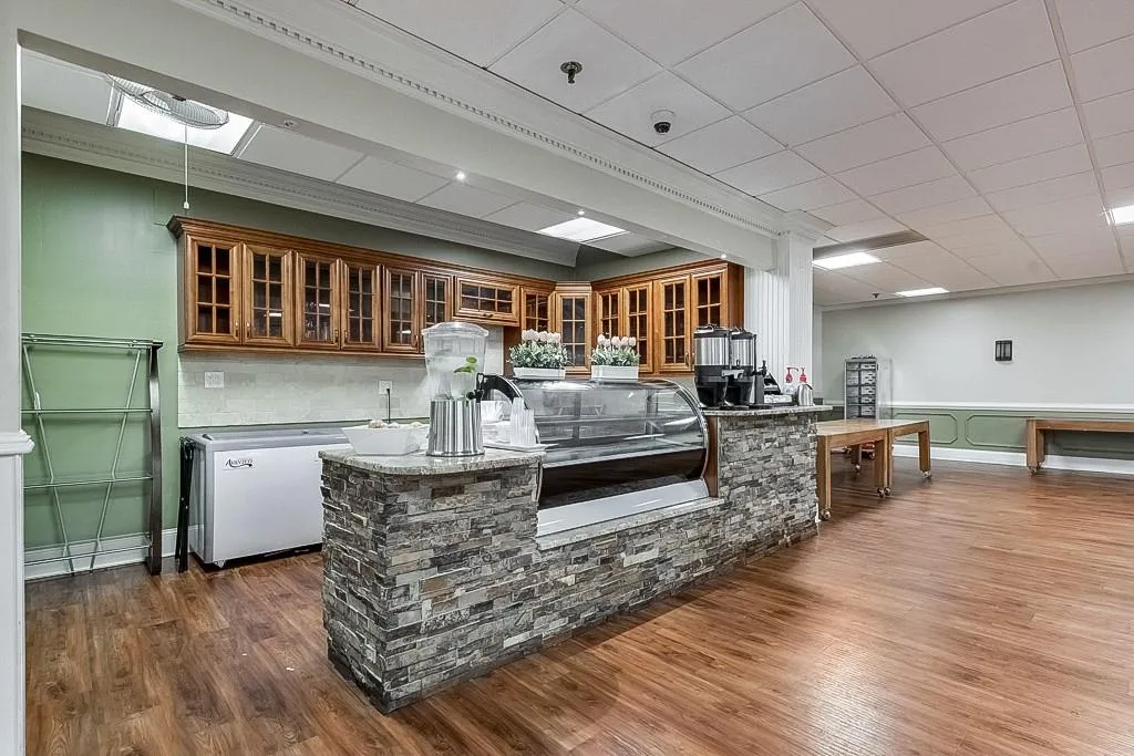 300 Johnson Ferry Road Ne Unit A1008, Atlanta, Georgia 30328, 2 Bedrooms Bedrooms, ,2 BathroomsBathrooms,Residential,Sold,300 Johnson Ferry Road Ne Unit A1008,7552879