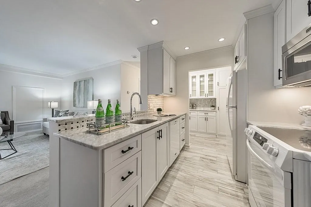 300 Johnson Ferry Road Ne Unit A1008, Atlanta, Georgia 30328, 2 Bedrooms Bedrooms, ,2 BathroomsBathrooms,Residential,Sold,300 Johnson Ferry Road Ne Unit A1008,7552879