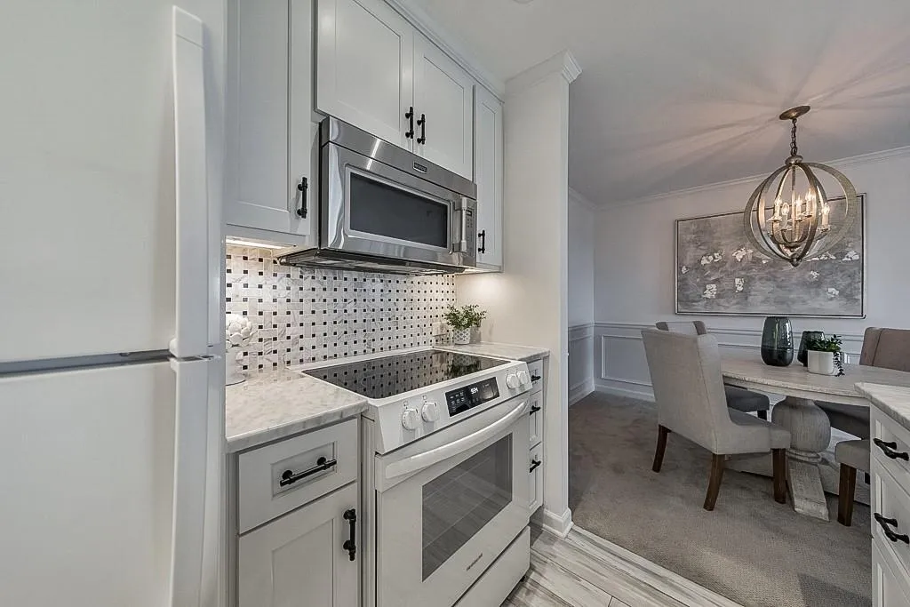 300 Johnson Ferry Road Ne Unit A1008, Atlanta, Georgia 30328, 2 Bedrooms Bedrooms, ,2 BathroomsBathrooms,Residential,Sold,300 Johnson Ferry Road Ne Unit A1008,7552879