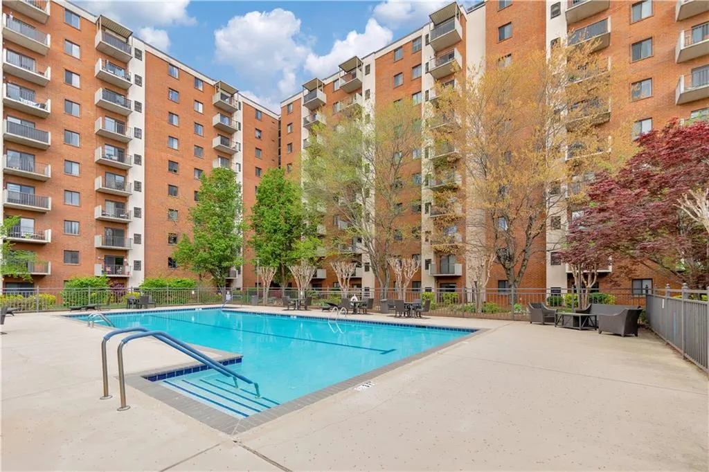 300 Johnson Ferry Road Ne Unit A1008, Atlanta, Georgia 30328, 2 Bedrooms Bedrooms, ,2 BathroomsBathrooms,Residential,Sold,300 Johnson Ferry Road Ne Unit A1008,7552879