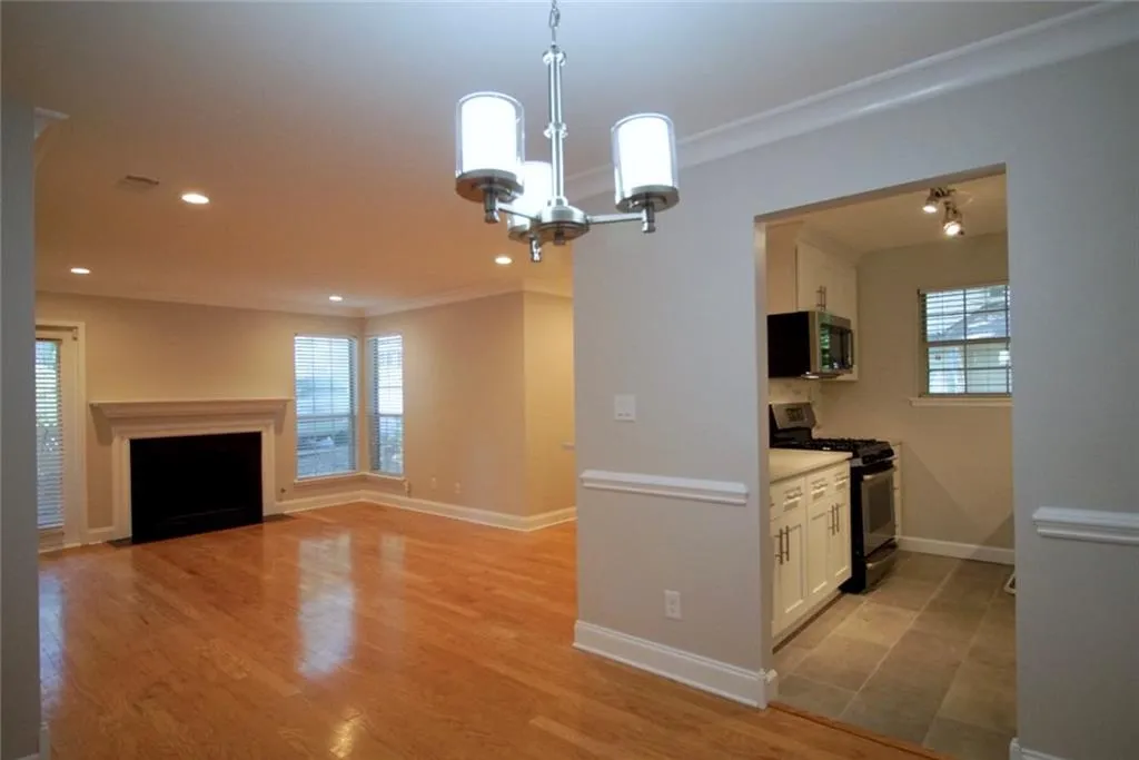 6820 Glenridge Drive Unit C, Atlanta, Georgia 30328, 2 Bedrooms Bedrooms, ,1 BathroomBathrooms,Residential,Sold,6820 Glenridge Drive Unit C,6056549