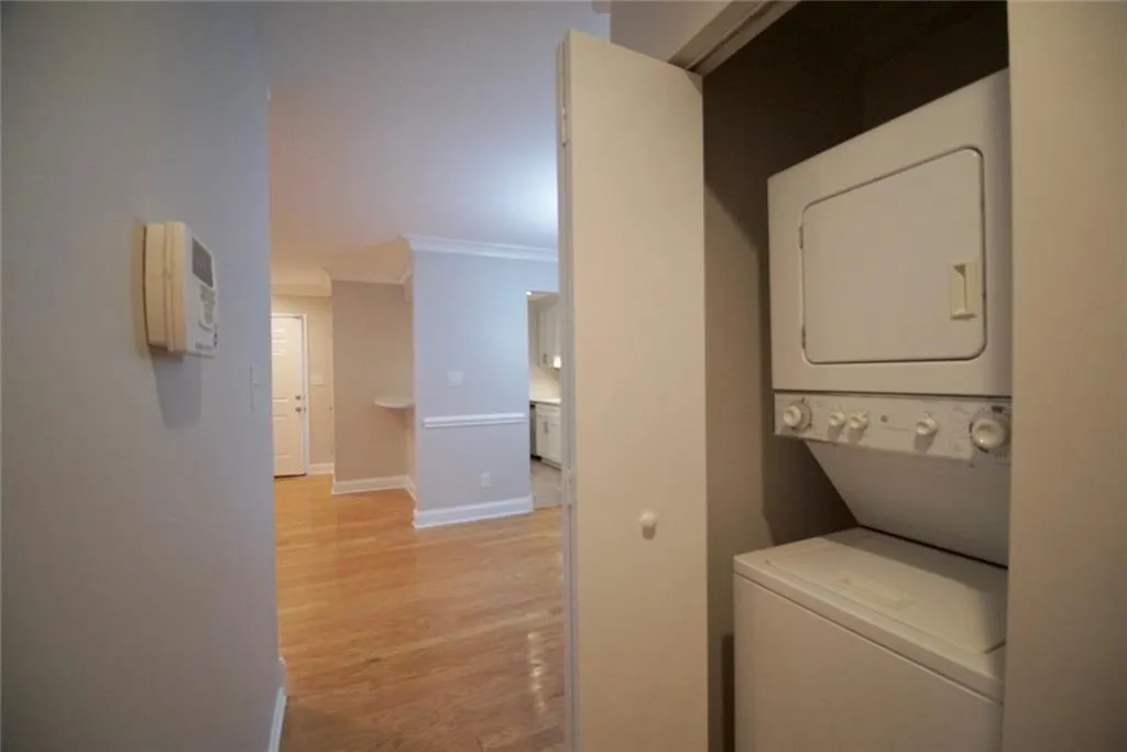 6820 Glenridge Drive Unit C, Atlanta, Georgia 30328, 2 Bedrooms Bedrooms, ,1 BathroomBathrooms,Residential,Sold,6820 Glenridge Drive Unit C,6056549