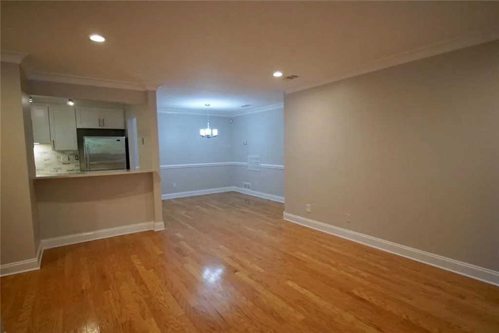 6820 Glenridge Drive Unit C, Atlanta, Georgia 30328, 2 Bedrooms Bedrooms, ,1 BathroomBathrooms,Residential,Sold,6820 Glenridge Drive Unit C,6056549