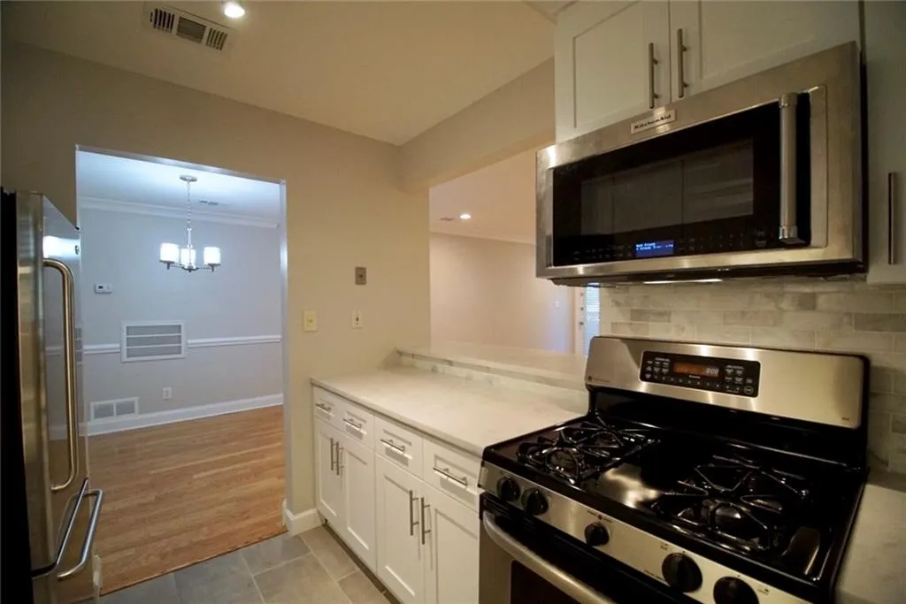 6820 Glenridge Drive Unit C, Atlanta, Georgia 30328, 2 Bedrooms Bedrooms, ,1 BathroomBathrooms,Residential,Sold,6820 Glenridge Drive Unit C,6056549