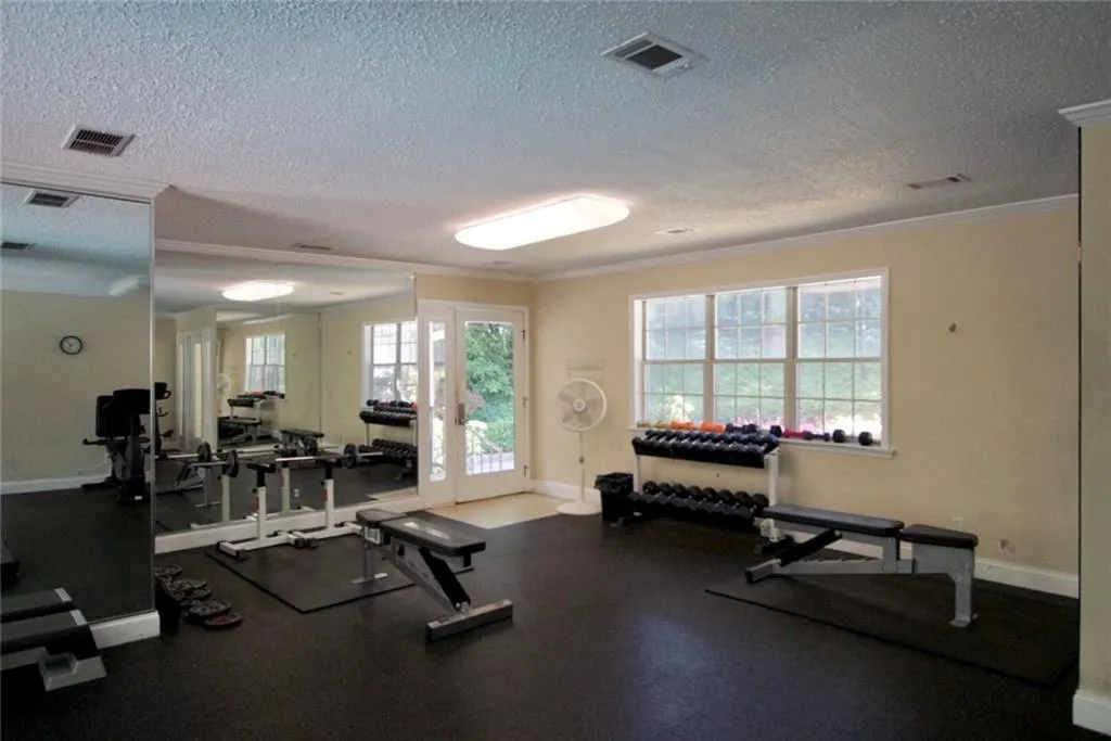 6820 Glenridge Drive Unit C, Atlanta, Georgia 30328, 2 Bedrooms Bedrooms, ,1 BathroomBathrooms,Residential,Sold,6820 Glenridge Drive Unit C,6056549