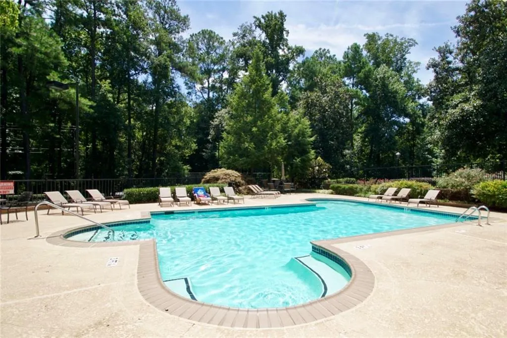 6820 Glenridge Drive Unit C, Atlanta, Georgia 30328, 2 Bedrooms Bedrooms, ,1 BathroomBathrooms,Residential,Sold,6820 Glenridge Drive Unit C,6056549