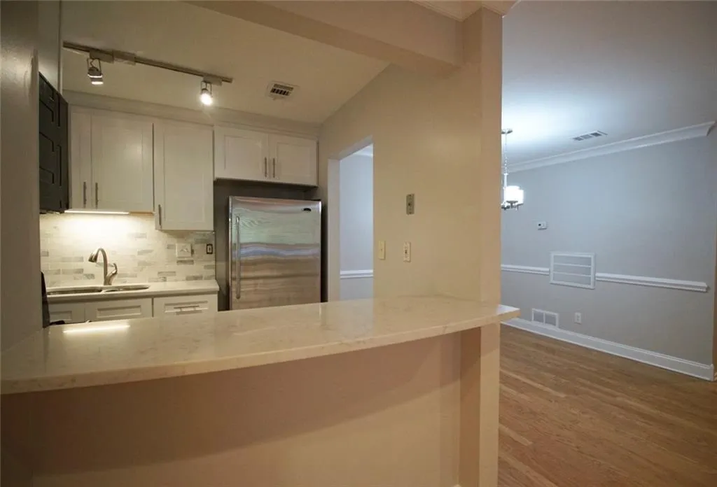 6820 Glenridge Drive Unit C, Atlanta, Georgia 30328, 2 Bedrooms Bedrooms, ,1 BathroomBathrooms,Residential,Sold,6820 Glenridge Drive Unit C,6056549