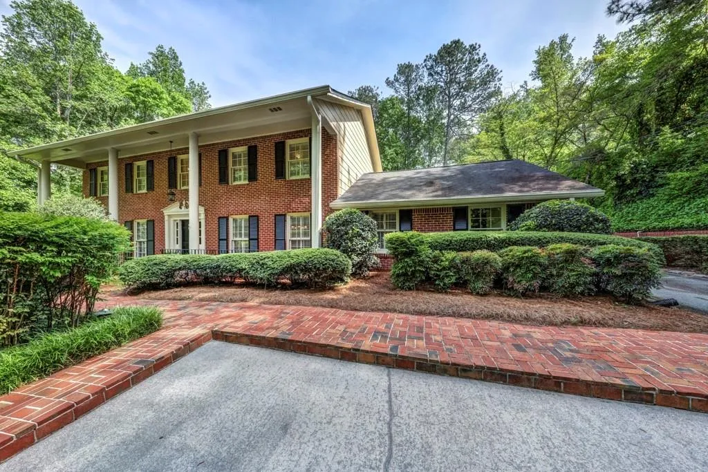 560 River Valley Road, Sandy Springs, Georgia 30328, 4 Bedrooms Bedrooms, ,4 BathroomsBathrooms,Residential,Sold,560 River Valley Road,6544742