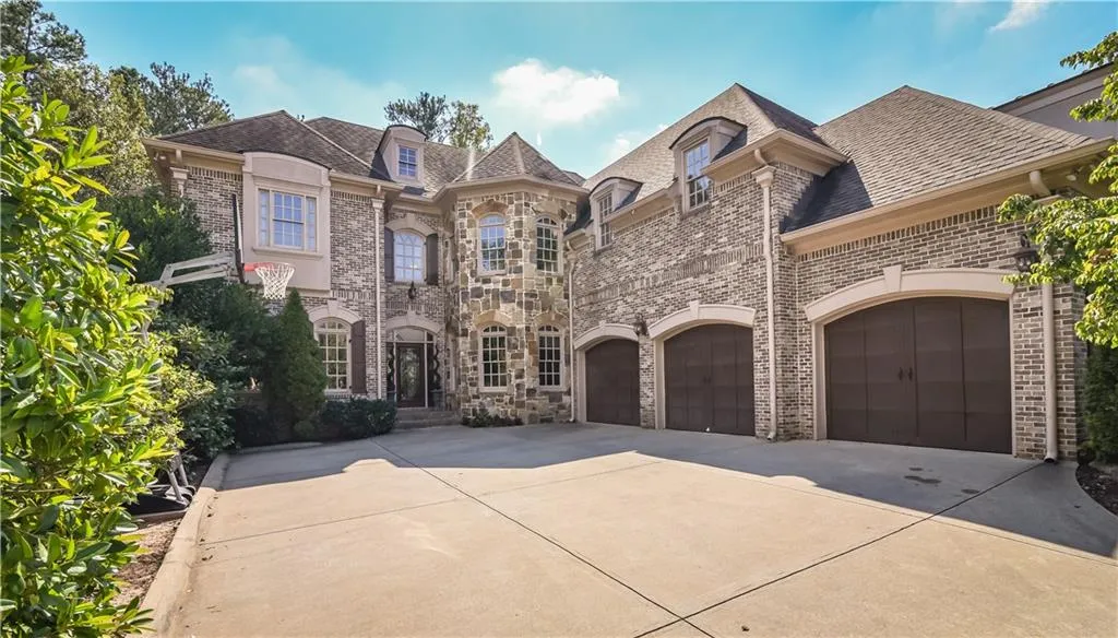 720 Glengate Place, Sandy Springs, Georgia 30328, 5 Bedrooms Bedrooms, ,6 BathroomsBathrooms,Residential,Sold,720 Glengate Place,5751851