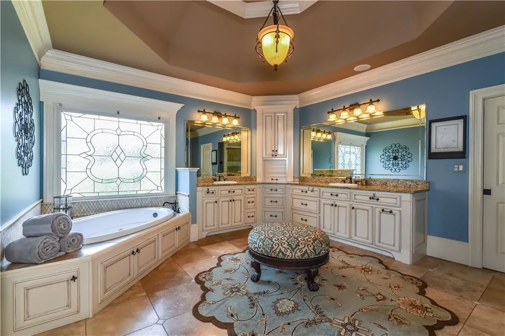 720 Glengate Place, Sandy Springs, Georgia 30328, 5 Bedrooms Bedrooms, ,6 BathroomsBathrooms,Residential,Sold,720 Glengate Place,5751851