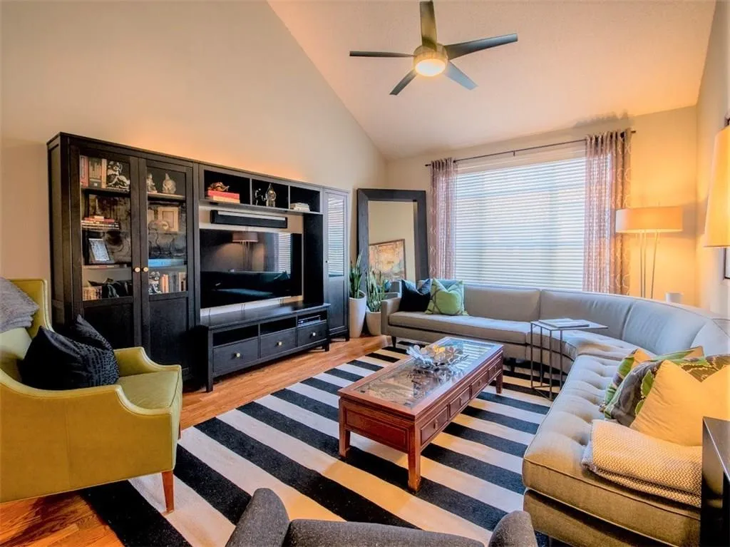 955 Juniper Street Ne Unit 2316, Atlanta, Georgia 30309, 2 Bedrooms Bedrooms, ,1 BathroomBathrooms,Residential,Sold,955 Juniper Street Ne Unit 2316,5910889